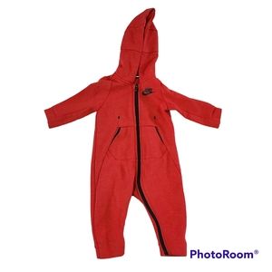 Boys Nike zip up outfit size 9 Months Red